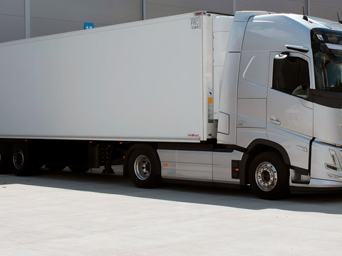 Наши клиенты – это крупные розничные торговые сети, предприятия производители, промышленные предприятия, строительные и другие  компании.